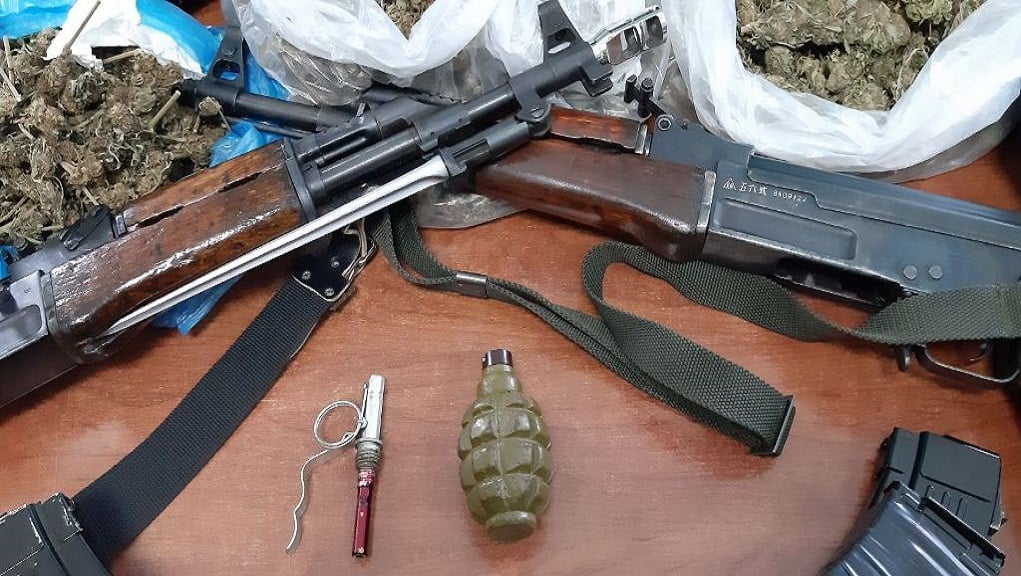 Συλλήψεις για ναρκωτικά και όπλα σε Ηράκλειο και Ρέθυμνο
