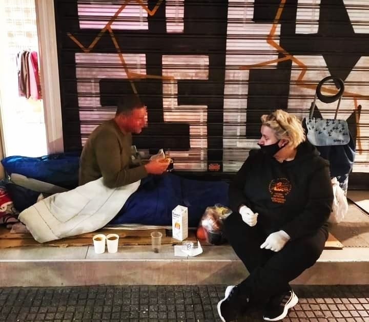 Οι Καλοί Σαμαρείτες που ταΐζουν τους άστεγους της Θεσσαλονίκης, φωτογραφία-2