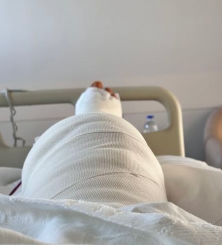 Ο Καμμένος ανέβασε φωτογραφία από το νοσοκομείο – Θα είναι 6 μήνες σε  καροτσάκι – class=