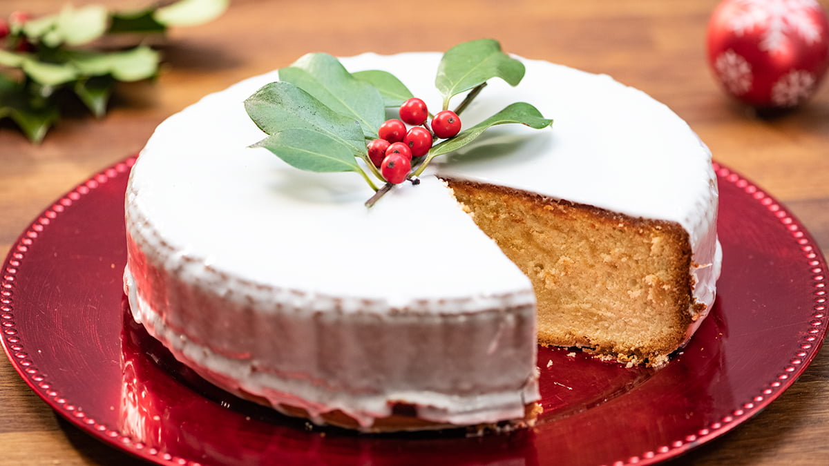 Βασιλόπιτα τσουρέκι ή κέικ: Πόσες θερμίδες περιέχει και ποια να προτιμήσετε  – Thestival