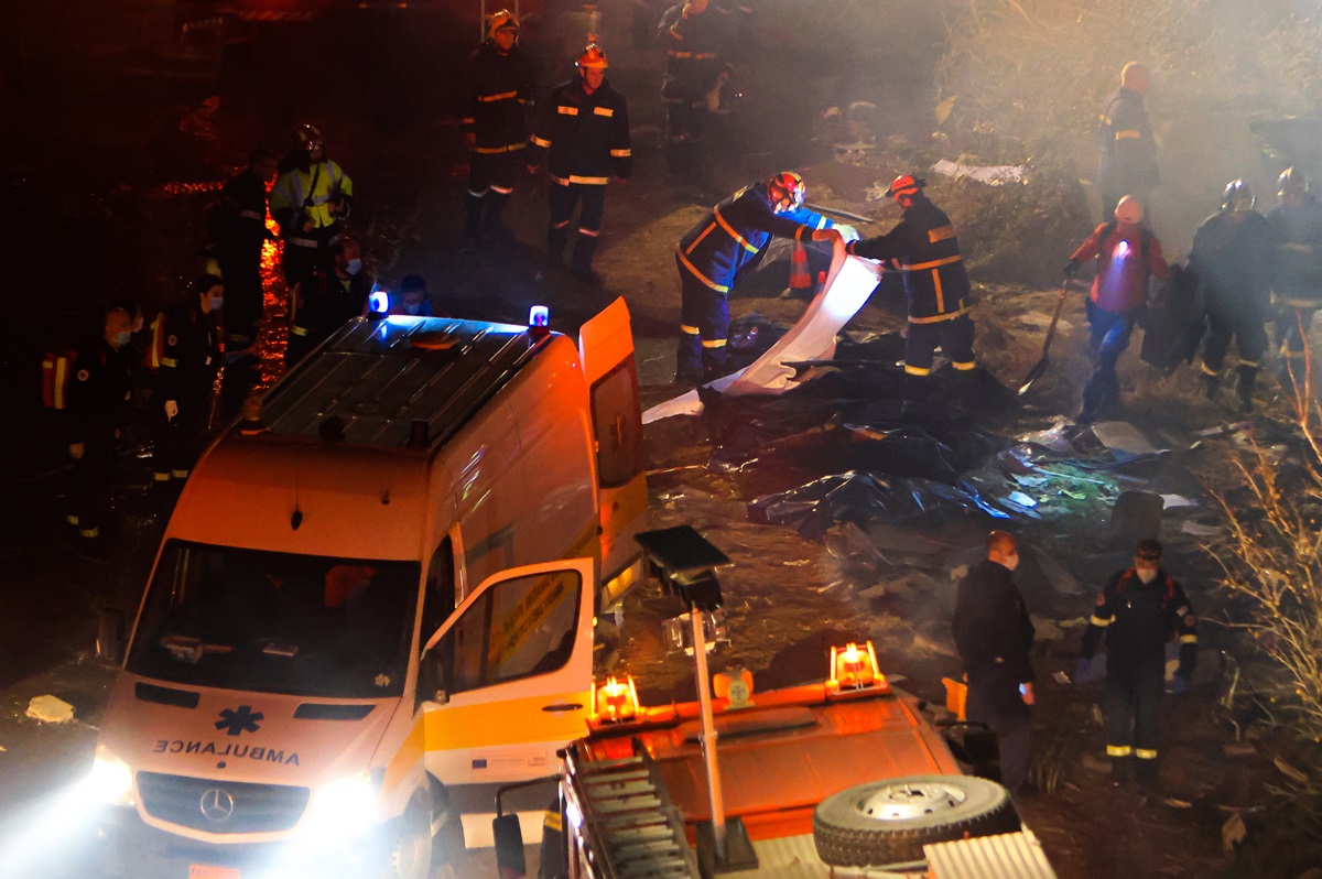 Τέμπη: Πατέρας θυμάτων καταγγέλλει ότι ο σταθμάρχης είχε ιερόδουλη στο σταθμαρχείο τη μοιραία βραδιά 