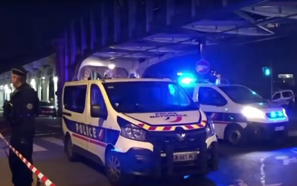 Υπό τον φόβο τρομοκρατικής επίθεσης το Παρίσι – Ισχυρές αστυνομικές δυνάμεις έξω από εκκλησίες ενόψει Πάσχα