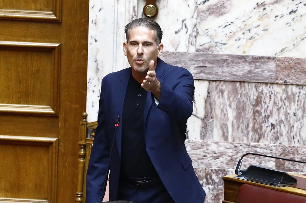 Άγρια σύγκρουση Καραναστάση-Λαζαρίδη στη Βουλή: "Είναι μια ακαθαρσία που ήθελε την αίγλη μου" (video)