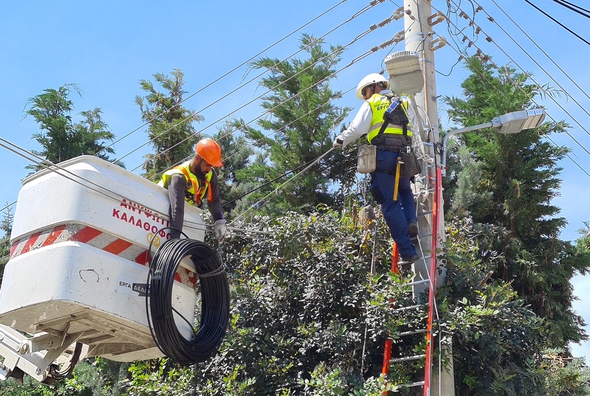ΔΕΗ και Vodafone Ελλάδας διερευνούν τη δυνατότητα να ενώσουν