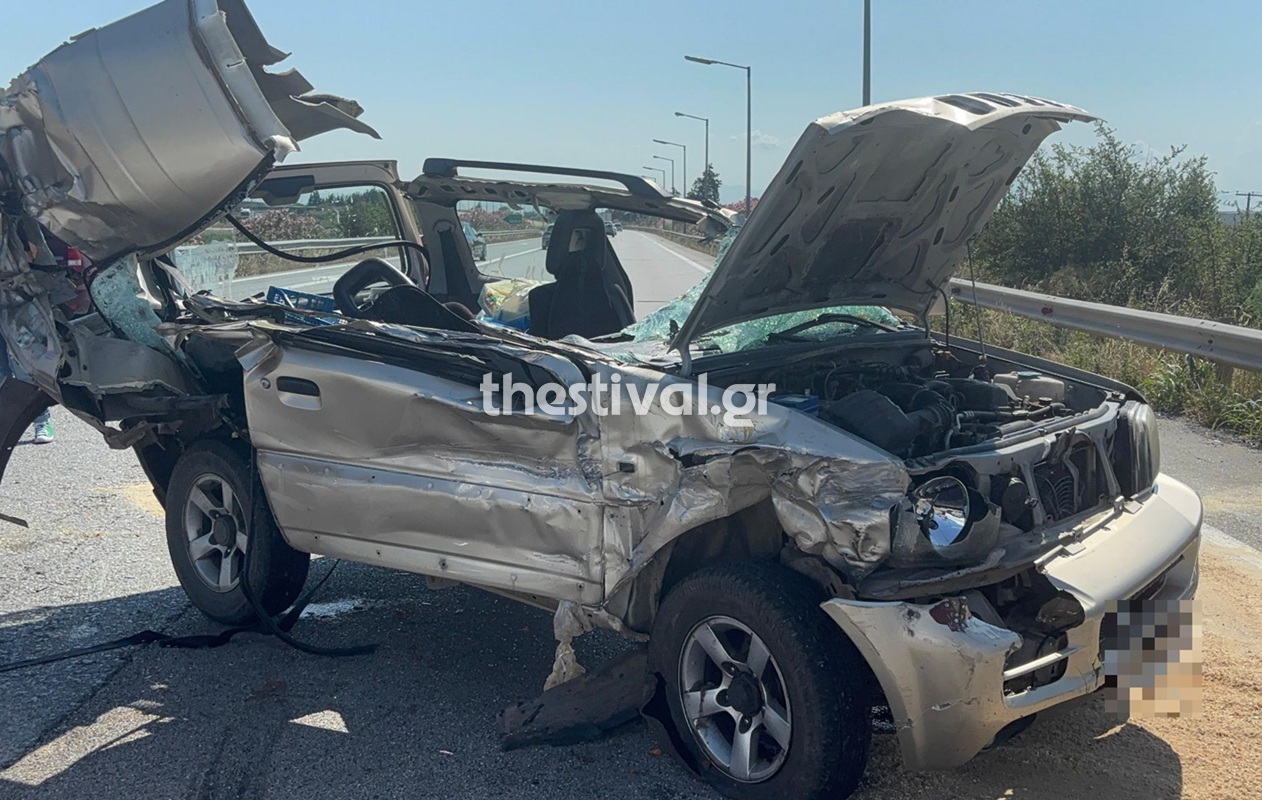 Θεσσαλονίκη: Μία τραυματίας διασωληνωμένη από το σοβαρό τροχ