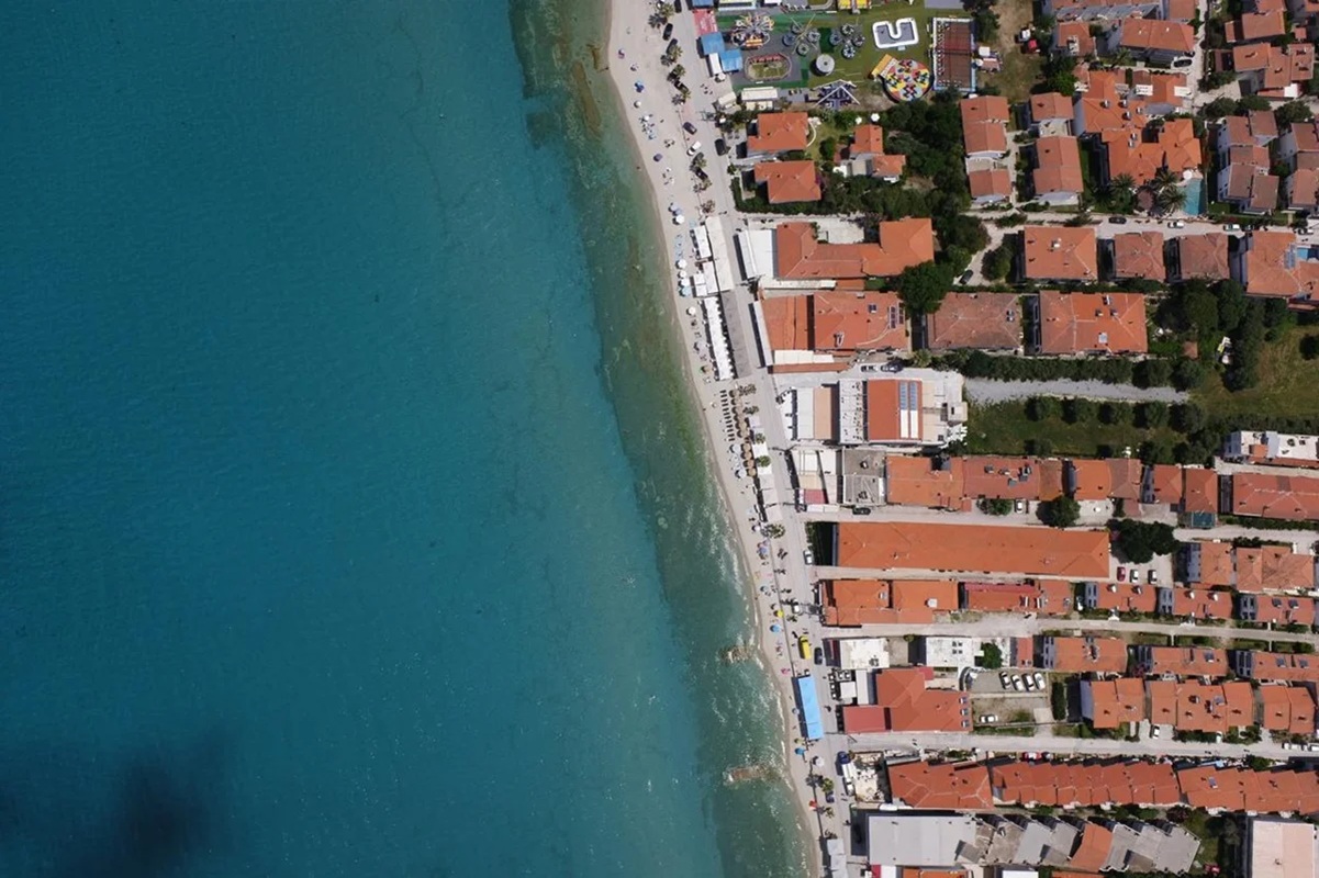 Χαλκιδική: Διαρροή λυμάτων λόγω θραύσης αγωγού – Πού απαγορε